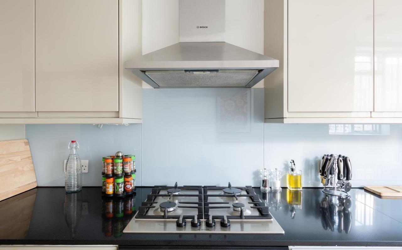 Апартаменты The Chelsea Arms - Bright 3Bdr With Garden & Private Parking Лондон Экстерьер фото