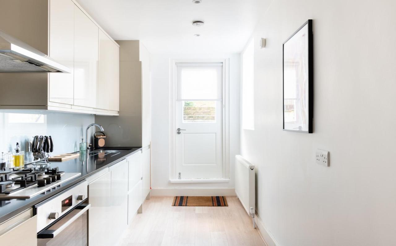 Апартаменты The Chelsea Arms - Bright 3Bdr With Garden & Private Parking Лондон Экстерьер фото